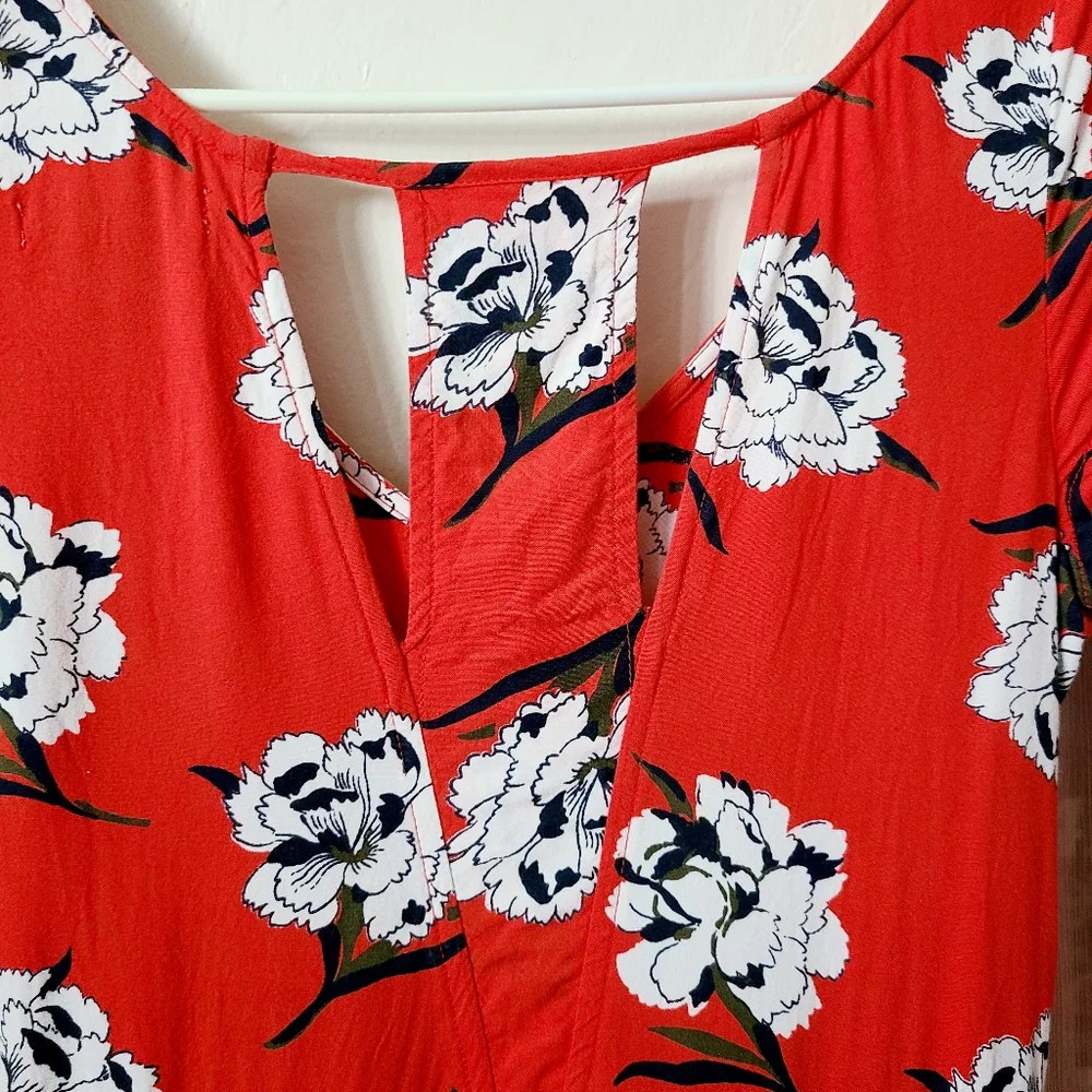 Red Floral Cutout Dress - Picture 5 of 5
